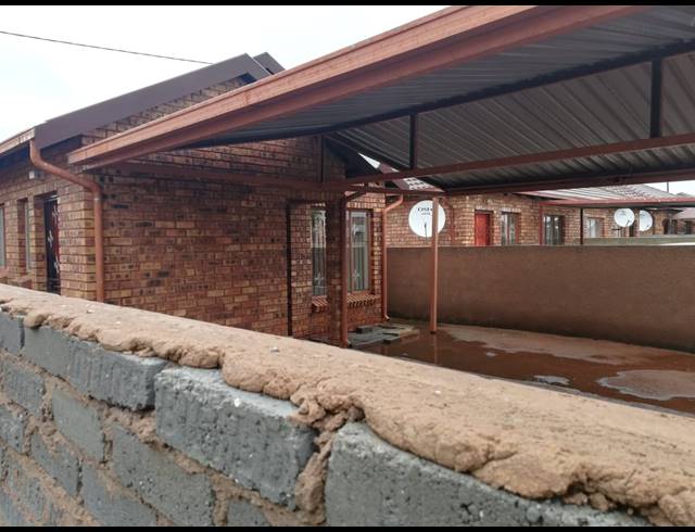 2 bed property to rent in SOSHANGUVE - VV